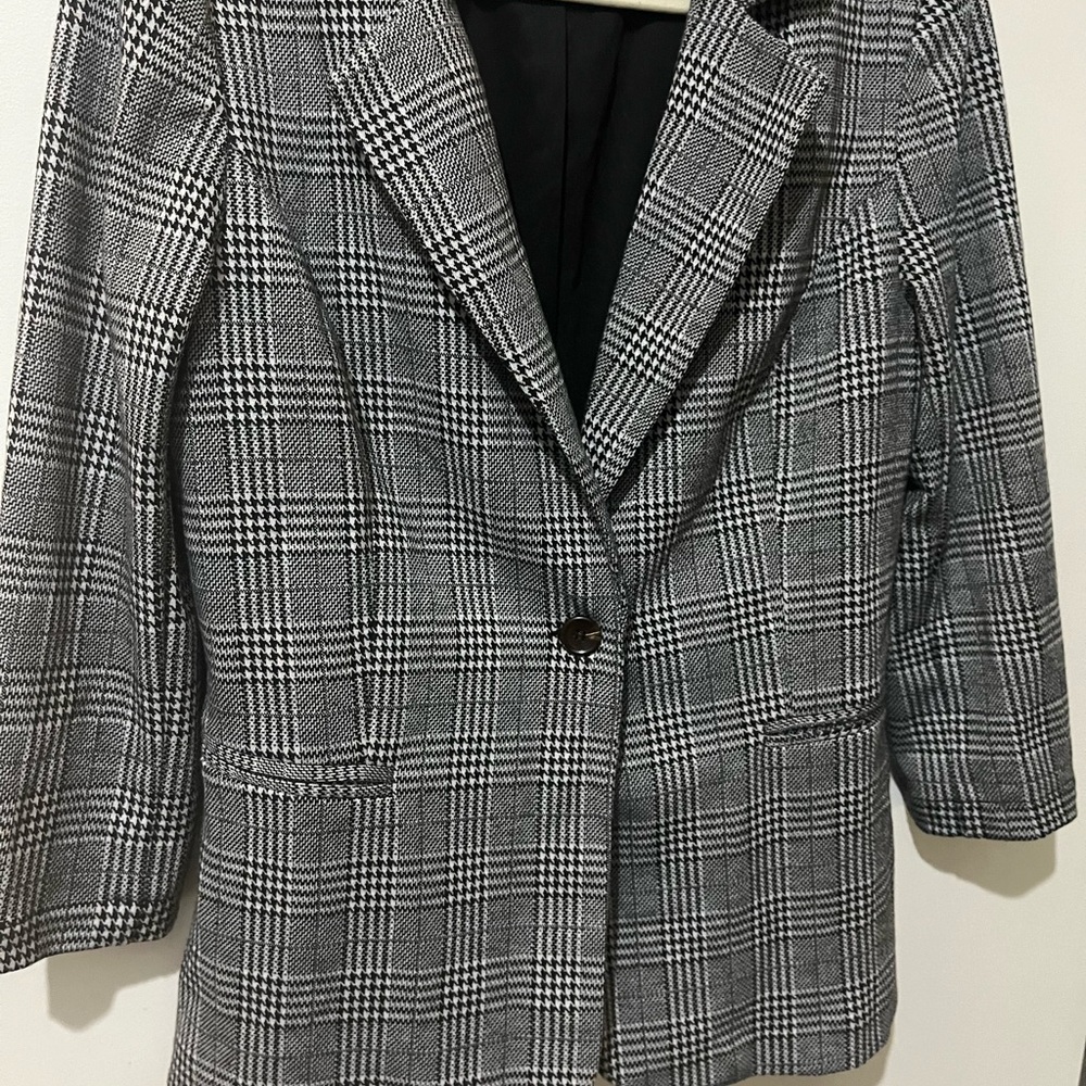 41 Hawthorn Gray and Black Blazer